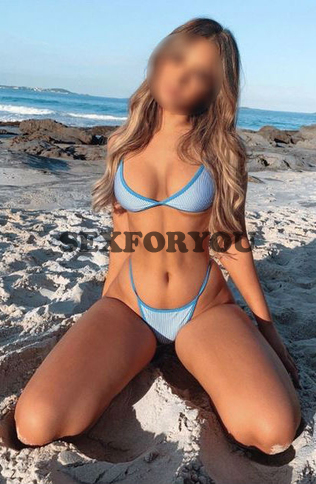חושנית, 22 שנים, עם דמות המושלמת