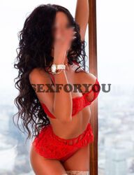 מטעה, בן 23, יש שדיים חצופים