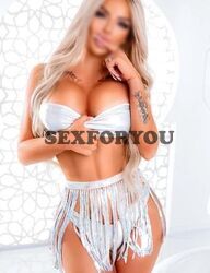 חם וחיוני יש שדיים חצופים