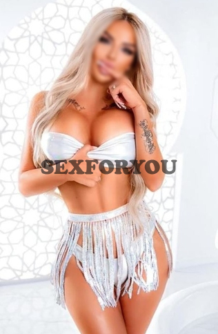 חם וחיוני יש שדיים חצופים